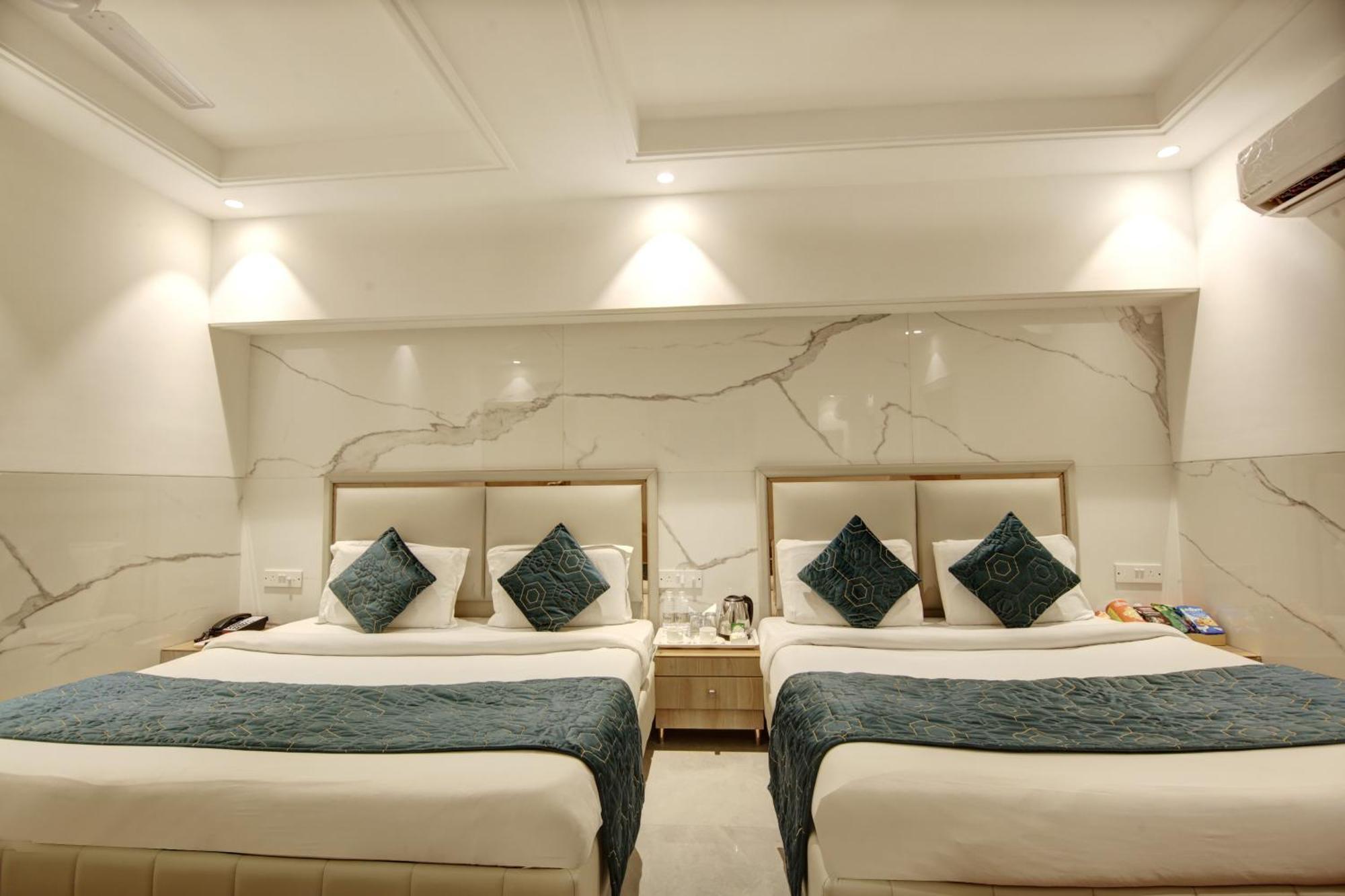 Hotel Transit International- Aerocity Delhi Airport New Delhi Exteriör bild