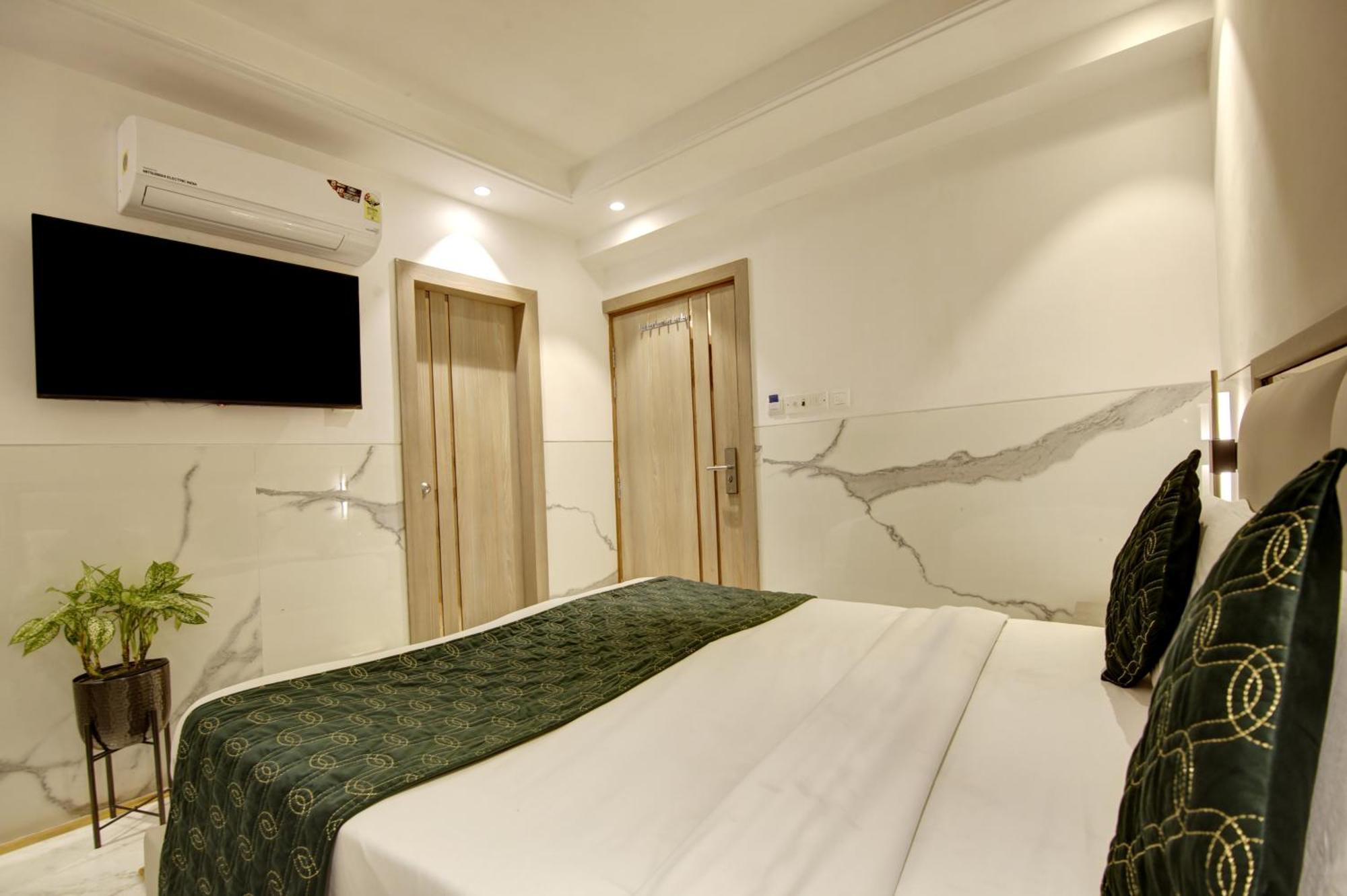 Hotel Transit International- Aerocity Delhi Airport New Delhi Exteriör bild