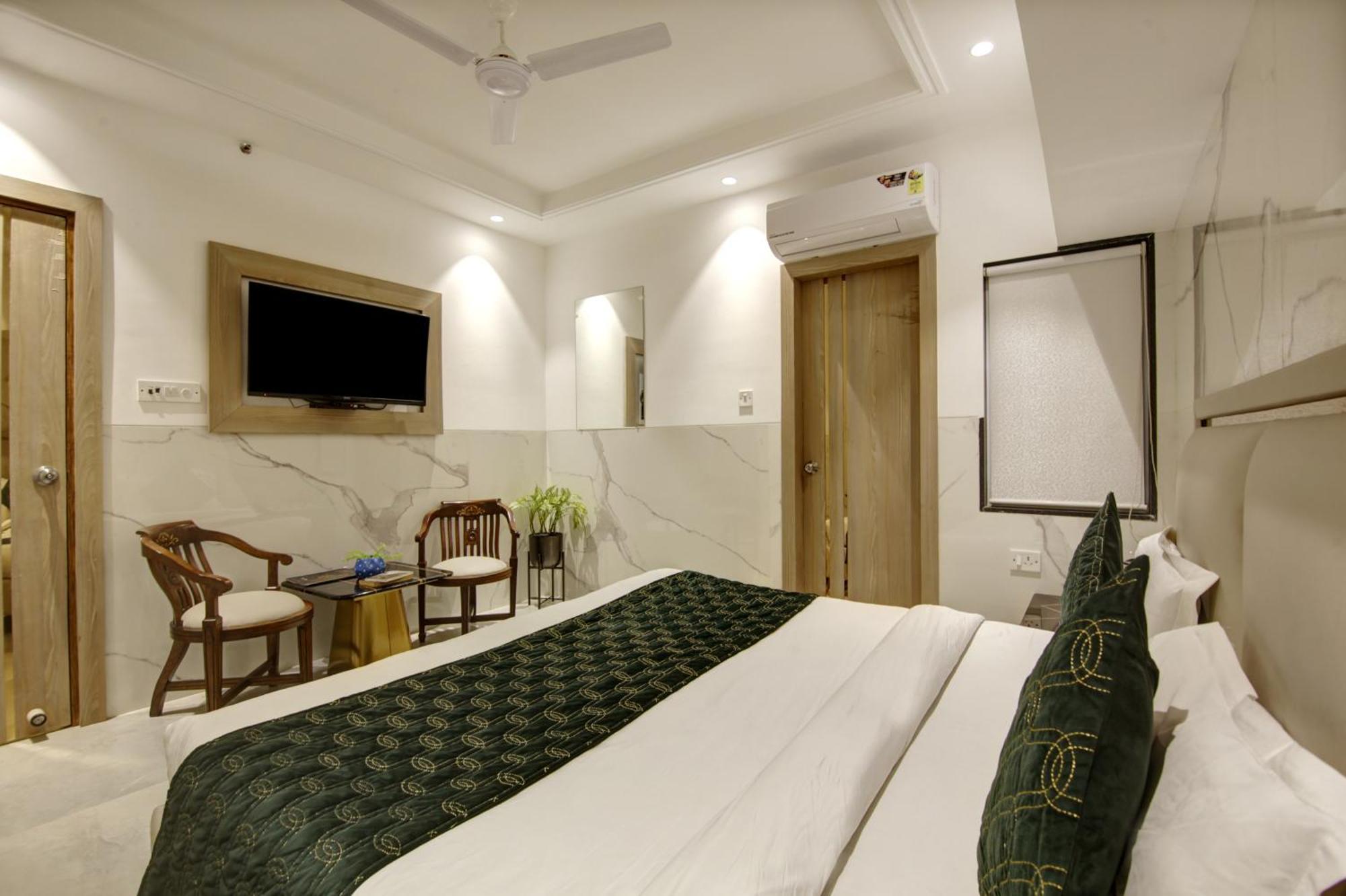 Hotel Transit International- Aerocity Delhi Airport New Delhi Exteriör bild
