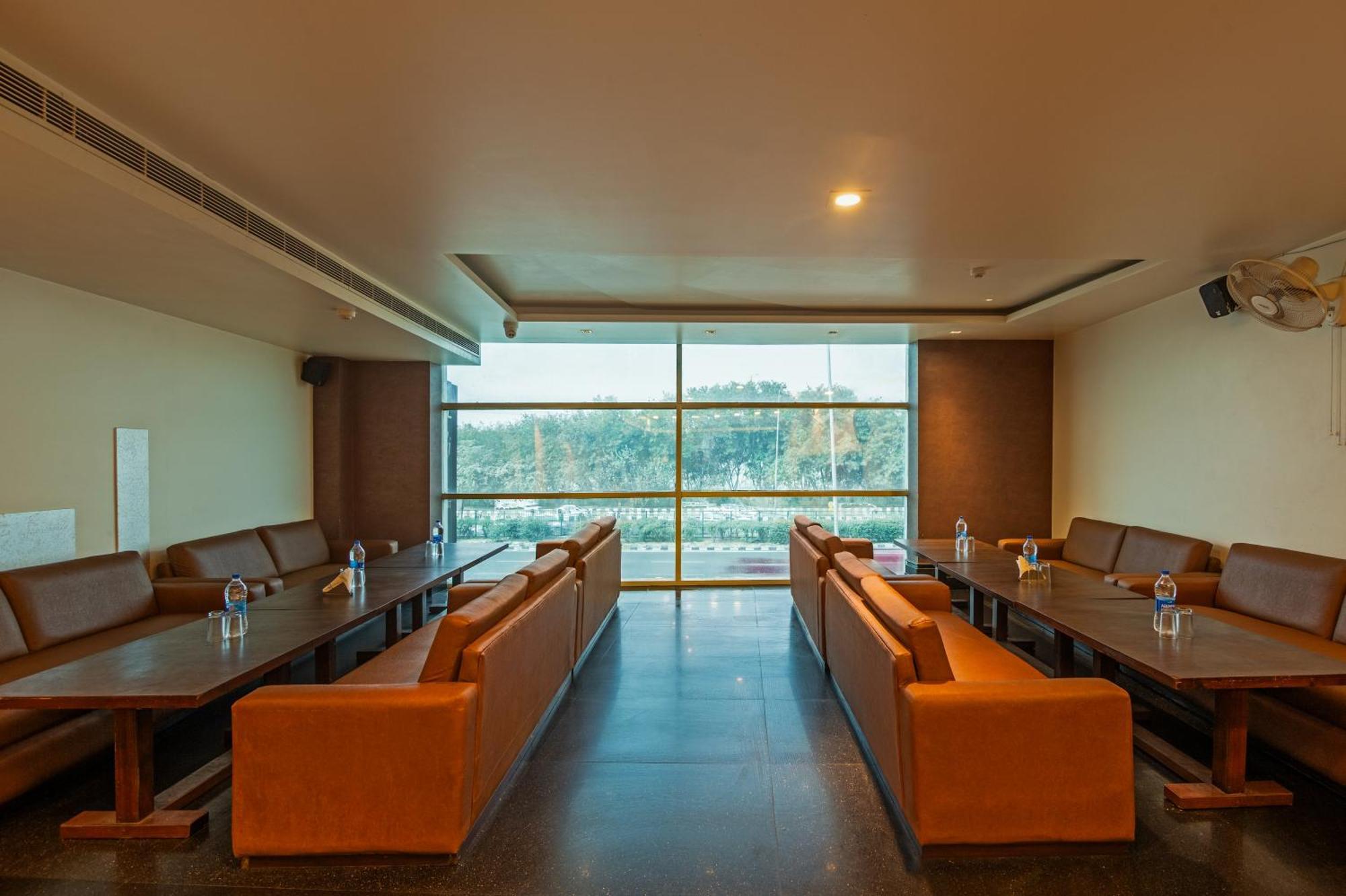 Hotel Transit International- Aerocity Delhi Airport New Delhi Exteriör bild