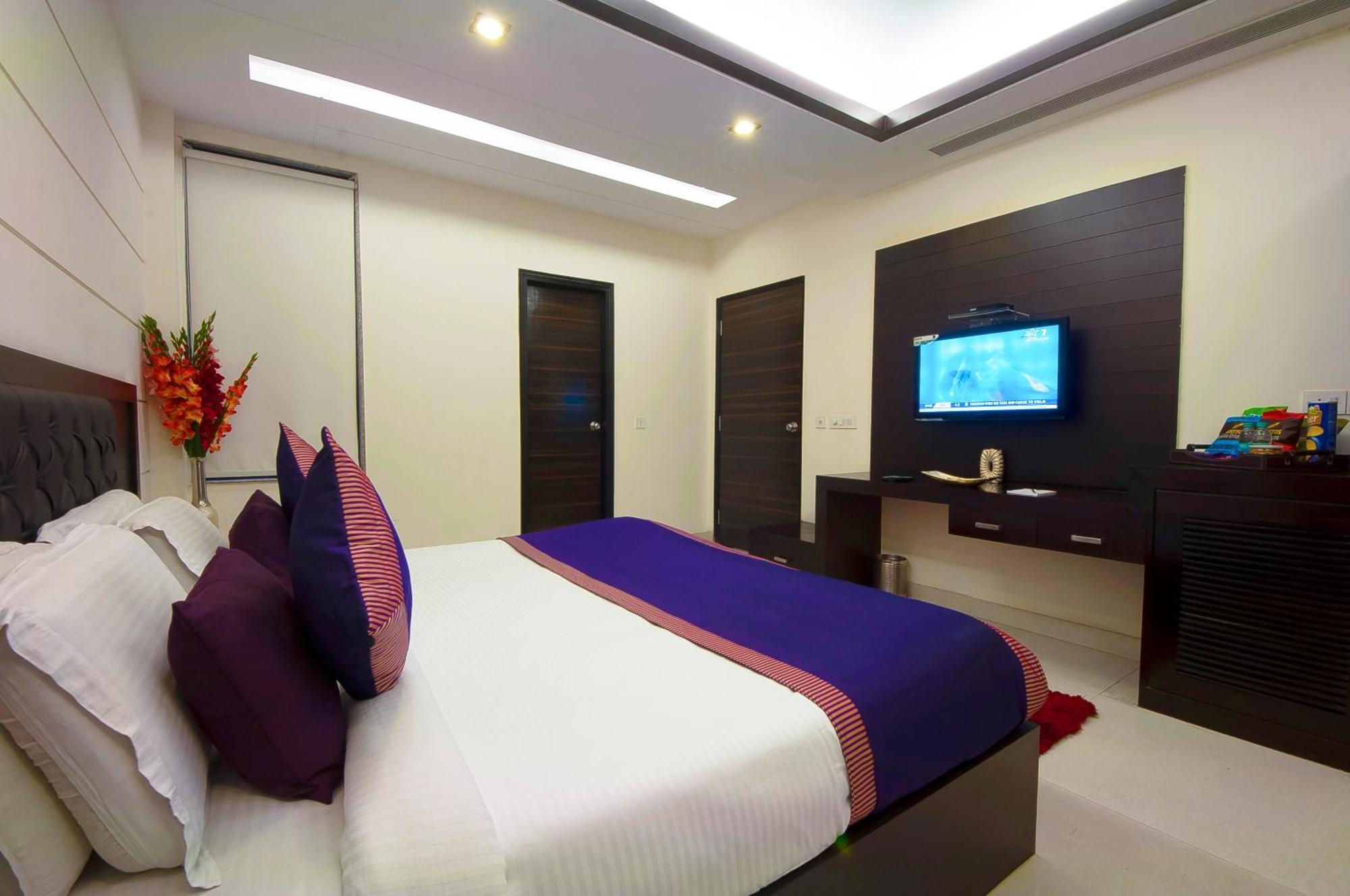 Hotel Transit International- Aerocity Delhi Airport New Delhi Exteriör bild