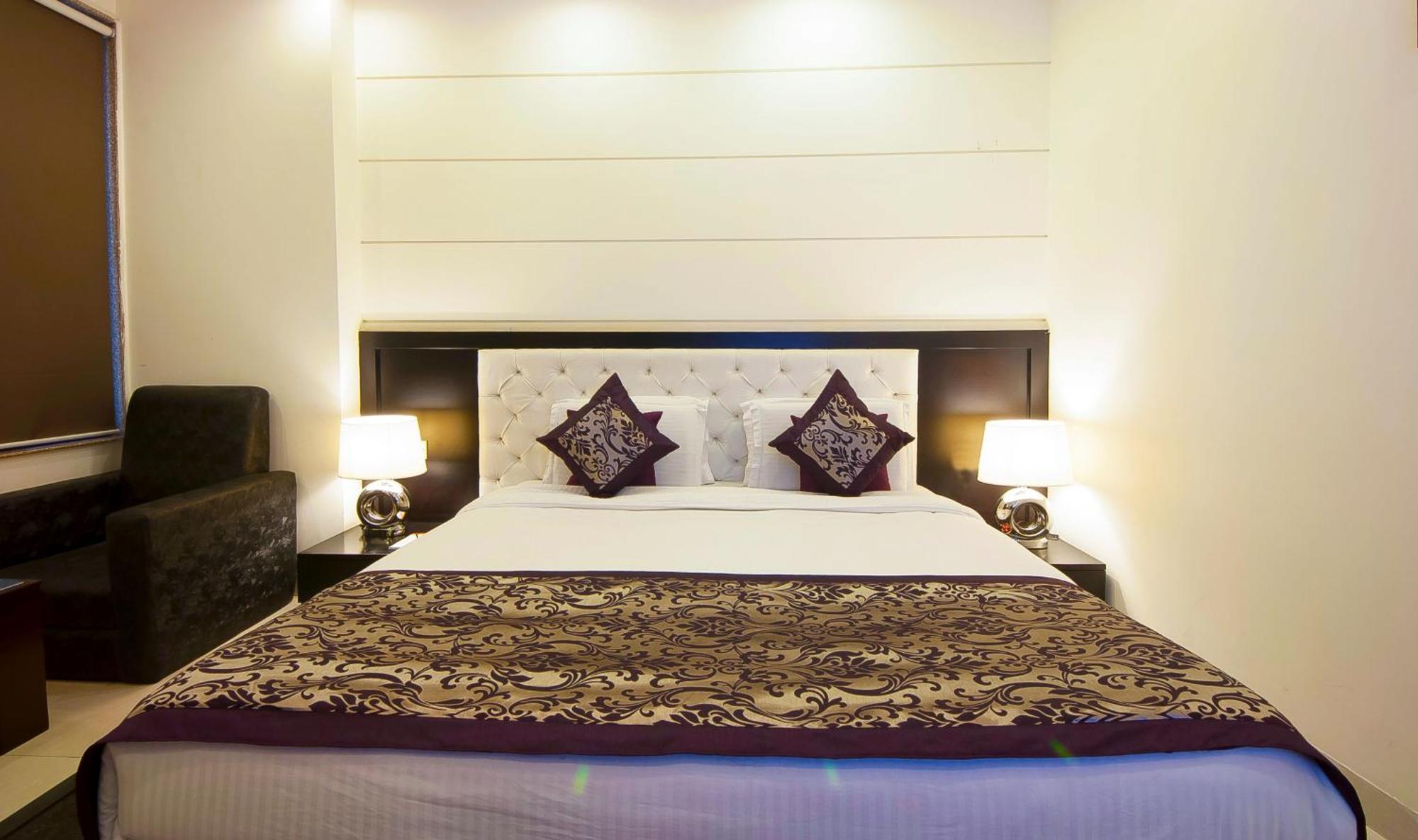 Hotel Transit International- Aerocity Delhi Airport New Delhi Exteriör bild